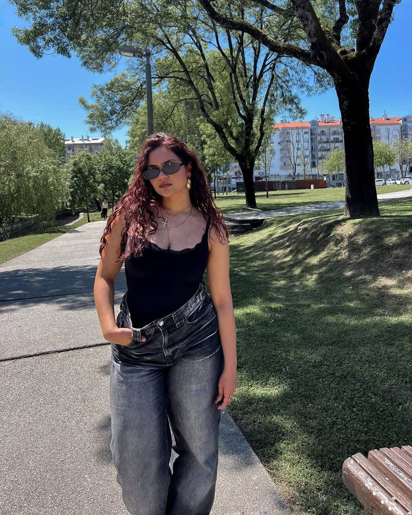 <p>Isabel Ruiz en <strong>sujetador con aros</strong></p>